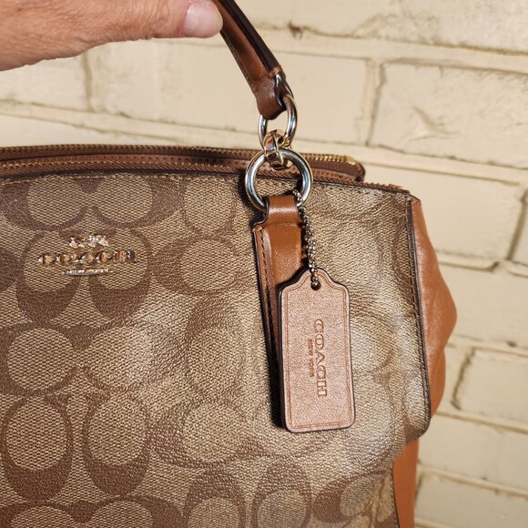 Euc Coach Signature C's Khaki Peyton Shoulder Bag Handbag Purse - Picture 7 of 14